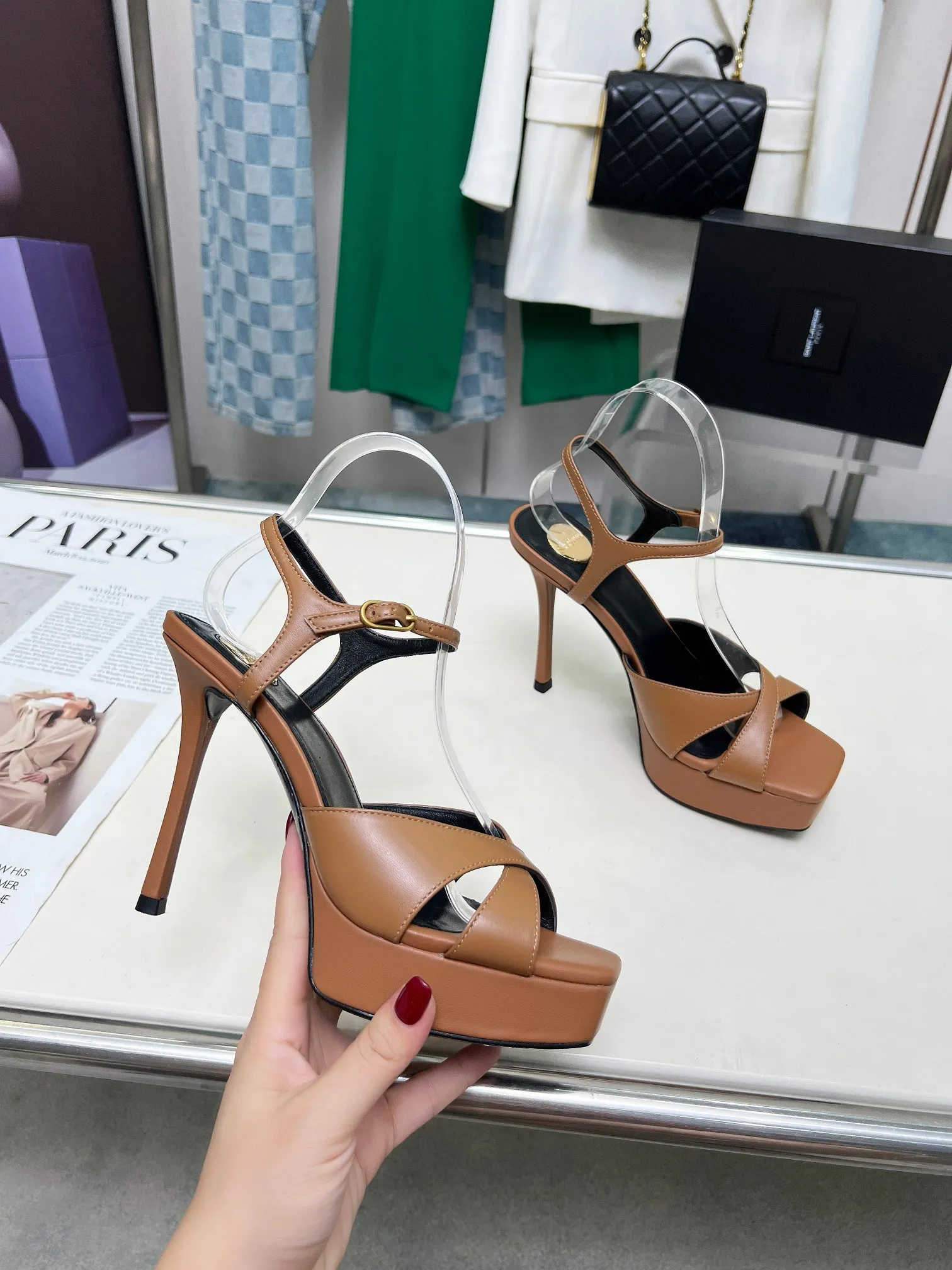 👟👟Ex-factory price 640👟👟 Saint Laurent YSL Saint Laurent sandals Upper: sheepskin surface Size 35-42 (42 is custom-made and non-returnable) Heel height 8.5cm Water platform height 2.5cm Leather outsole 2642-12